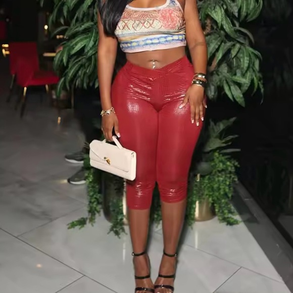 Stylish Red Capri Pants for Women - Picture 1 of 4